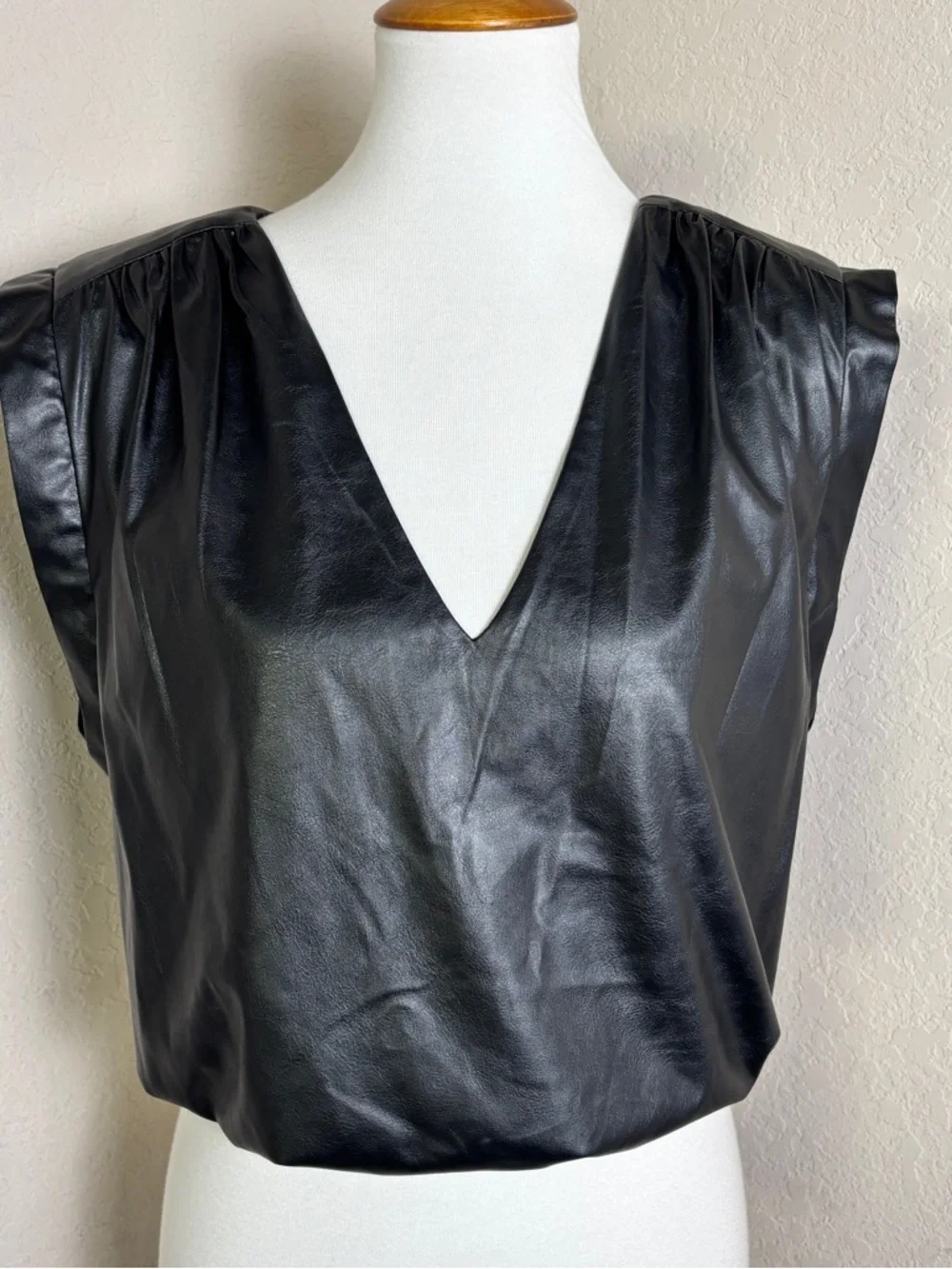 Ramy Brook Annabelle Faux Leather Black Boxy V Neck Sleevless Top Size Small